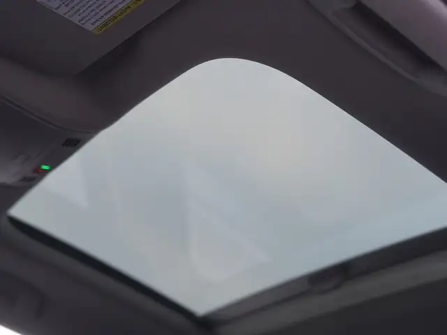 2022 Volkswagen Jetta Highline, Sunroof, Apple Carplay, Alloys. - Photo 27