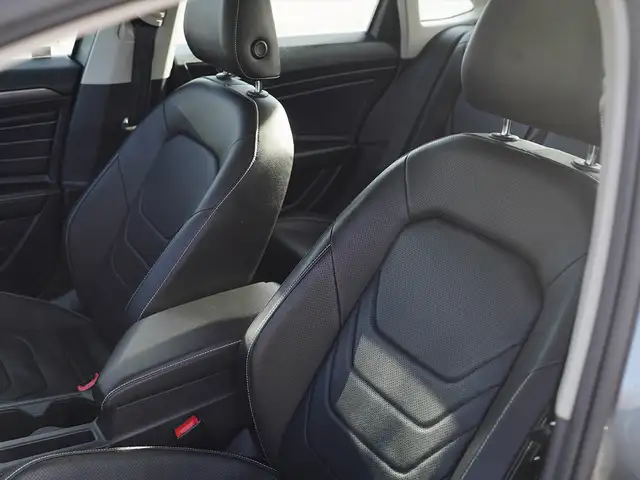 2022 Volkswagen Jetta Highline, Sunroof, Apple Carplay, Alloys. - Photo 28