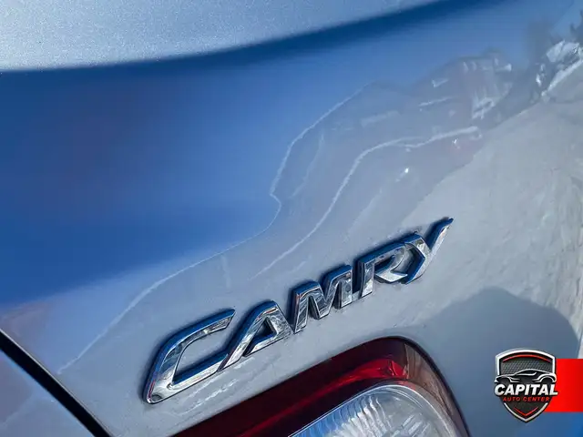 2011 Toyota Camry Hybrid - Photo 5