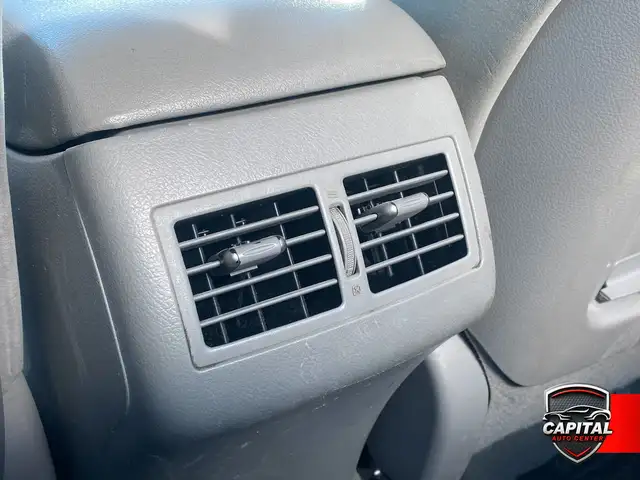 2011 Toyota Camry Hybrid - Photo 7