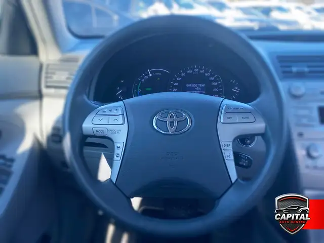 2011 Toyota Camry Hybrid - Photo 9