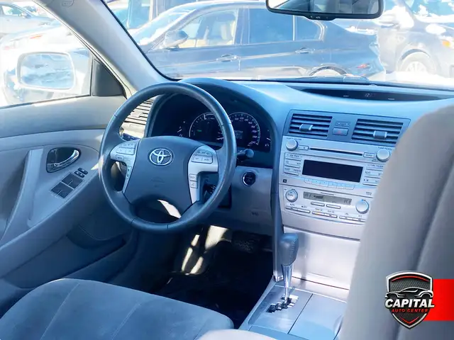 2011 Toyota Camry Hybrid - Photo 11