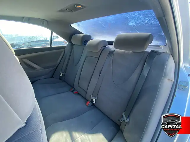 2011 Toyota Camry Hybrid - Photo 14