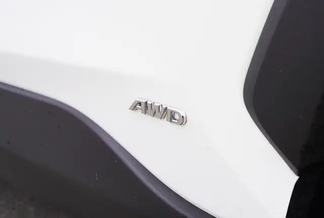 2020 Toyota RAV4 Hybrid XLE, Apple carplay, BSM, Sunroof. - Photo 8