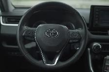 2020 Toyota RAV4 Hybrid XLE, Apple carplay, BSM, Sunroof. - Photo 18