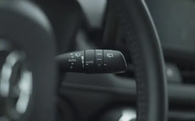 2020 Toyota RAV4 Hybrid XLE, Apple carplay, BSM, Sunroof. - Photo 22