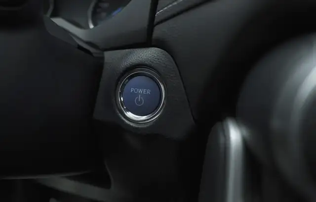 2020 Toyota RAV4 Hybrid XLE, Apple carplay, BSM, Sunroof. - Photo 23