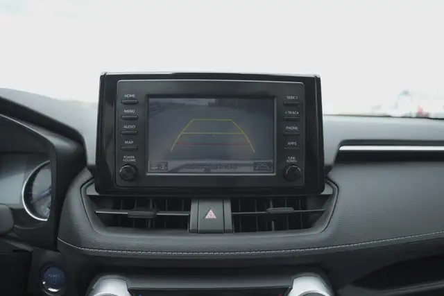 2020 Toyota RAV4 Hybrid XLE, Apple carplay, BSM, Sunroof. - Photo 25