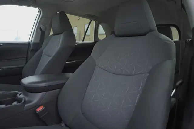 2020 Toyota RAV4 Hybrid XLE, Apple carplay, BSM, Sunroof. - Photo 39