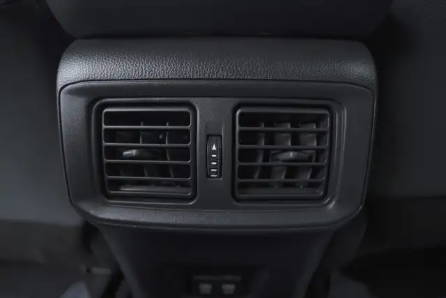 2020 Toyota RAV4 Hybrid XLE, Apple carplay, BSM, Sunroof. - Photo 42