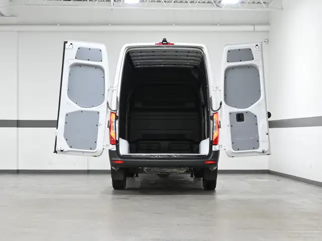 2025 Mercedes-Benz Sprinter Cargo Van 2500 No Accident High Roof - Photo 20