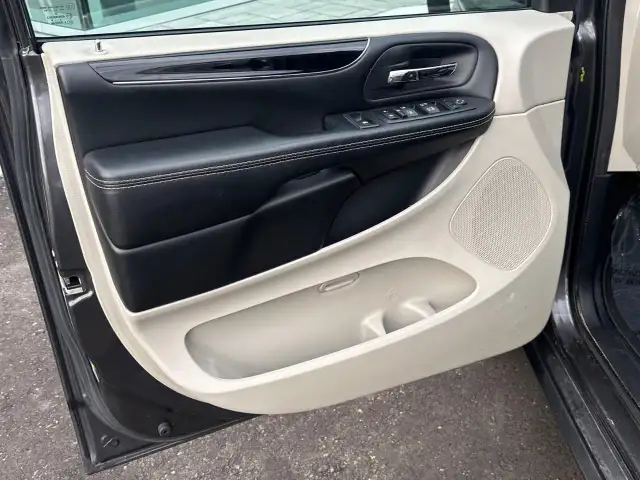 2019 Dodge Grand Caravan CVP/SXT SXT Plus|| Low Mileage|| Bac... - Photo 10
