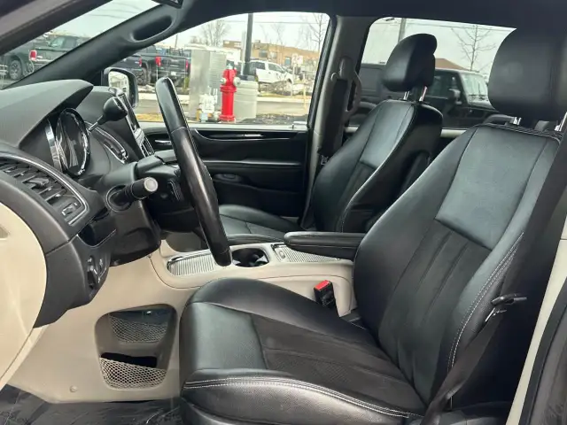 2019 Dodge Grand Caravan CVP/SXT SXT Plus|| Low Mileage|| Bac... - Photo 12