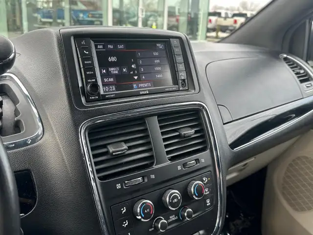2019 Dodge Grand Caravan CVP/SXT SXT Plus|| Low Mileage|| Bac... - Photo 15