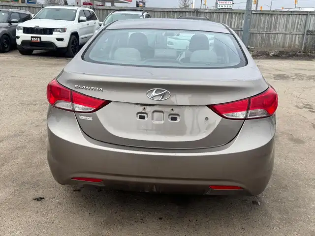 2013 Hyundai Elantra L, MANUAL, WELL MAINTAINED, CERTIFIED - Photo 4