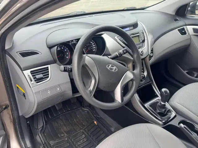 2013 Hyundai Elantra L, MANUAL, WELL MAINTAINED, CERTIFIED - Photo 13