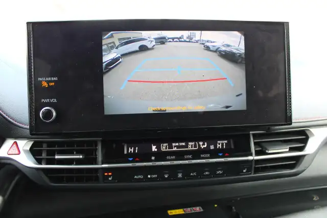 2025 Toyota Sienna XSE - Photo 9