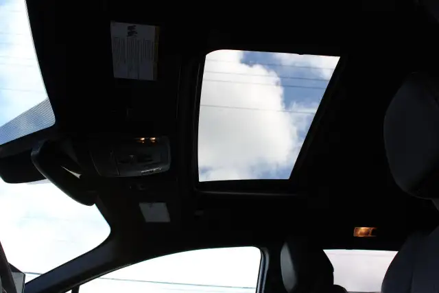 2025 Toyota Sienna XSE - Photo 12