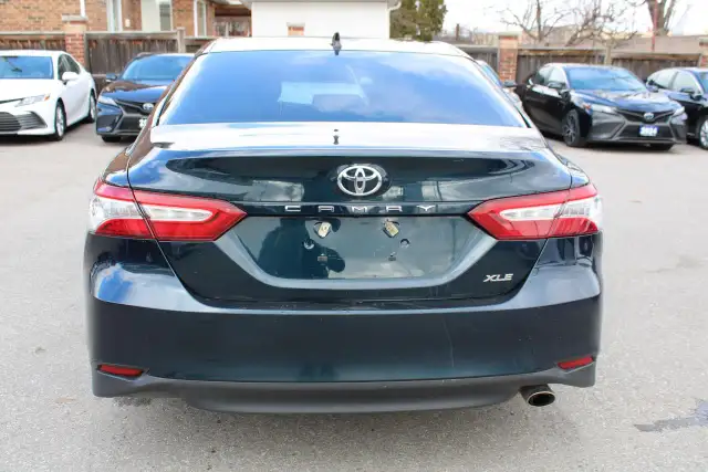 2020 Toyota Camry XLE - Photo 6