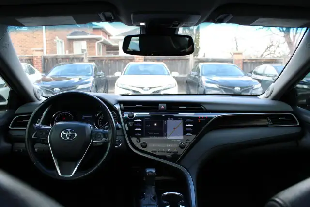 2020 Toyota Camry XLE - Photo 8
