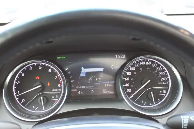 2020 Toyota Camry XLE - Photo 9
