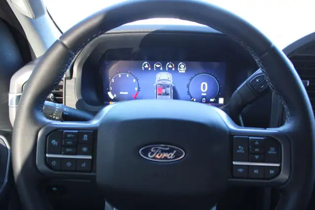 2025 Ford F-150 XLT - Photo 9