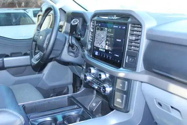 2025 Ford F-150 XLT - Photo 11
