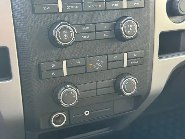 2011 Ford F-150 XL LONG BOXGREAT CONDITION - Photo 23