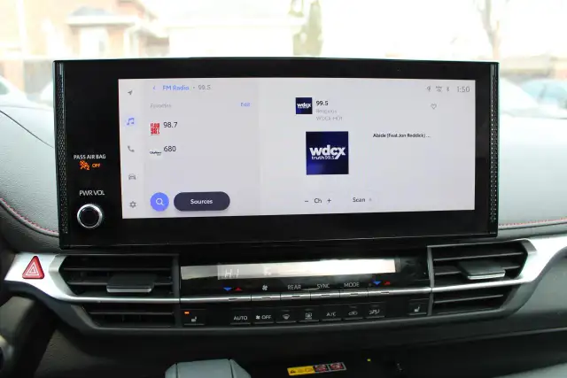 2025 Toyota Sienna XSE - Photo 9