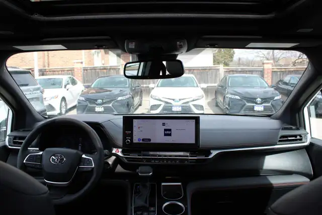 2025 Toyota Sienna XSE - Photo 13