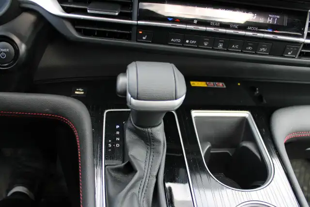 2025 Toyota Sienna XSE - Photo 16