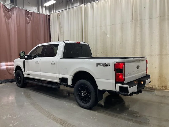 2026 FORD F-350 Super Duty Lariat - Photo 4