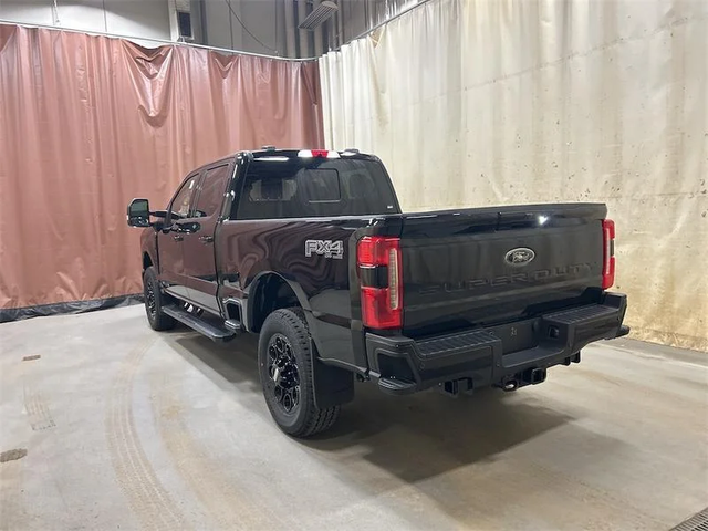 2026 FORD F-350 Super Duty Lariat - Photo 4