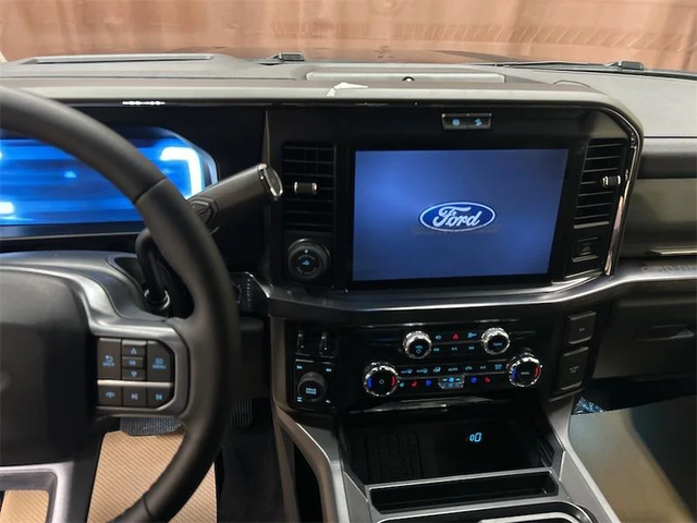 2026 FORD F-350 Super Duty Lariat - Photo 11
