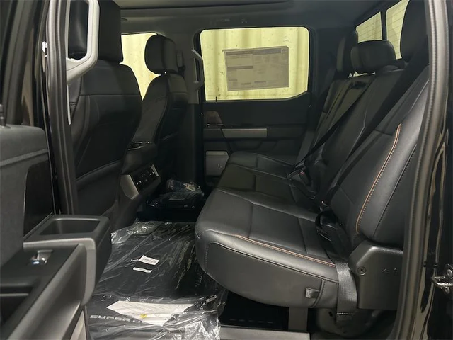2026 FORD F-350 Super Duty Lariat - Photo 12