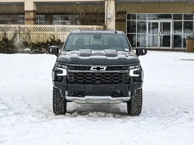 2026 Chevrolet Silverado 1500 ZR2 - Photo 3
