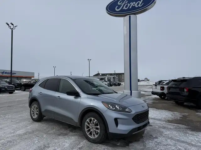 2022 Ford Escape SE AWD / HSEATS! / HSTEERING! / TOW HITCH! - Photo 2
