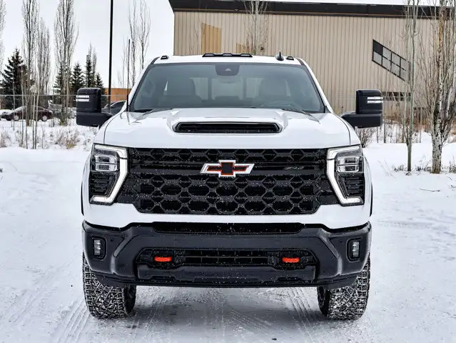 2026 Chevrolet Silverado 2500HD ZR2 - Photo 3