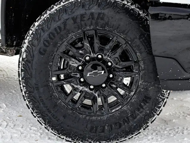 2026 Chevrolet Silverado 2500HD ZR2 - Photo 6