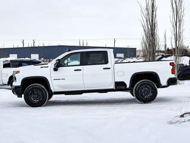 2026 Chevrolet Silverado 2500HD ZR2 - Photo 10