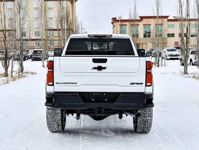 2026 Chevrolet Silverado 2500HD ZR2 - Photo 12