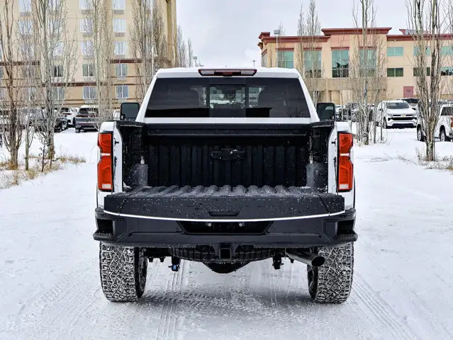 2026 Chevrolet Silverado 2500HD ZR2 - Photo 15