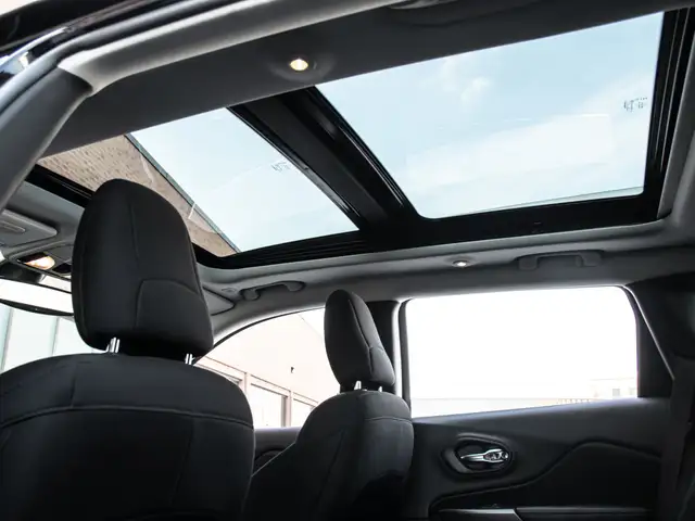 2019 Jeep Cherokee NORHT PKG| 4x4|BACKUP|PANOROOF|HEATED SEATS|C - Photo 11