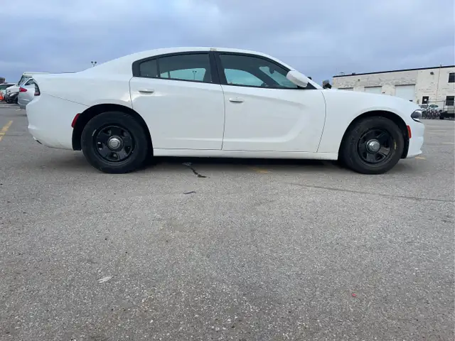 2017 Dodge Charger - Photo 4