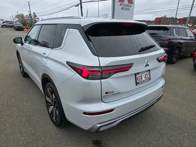 2025 Mitsubishi Outlander GT | S-AWC | Loaded 7 Seater - Photo 10