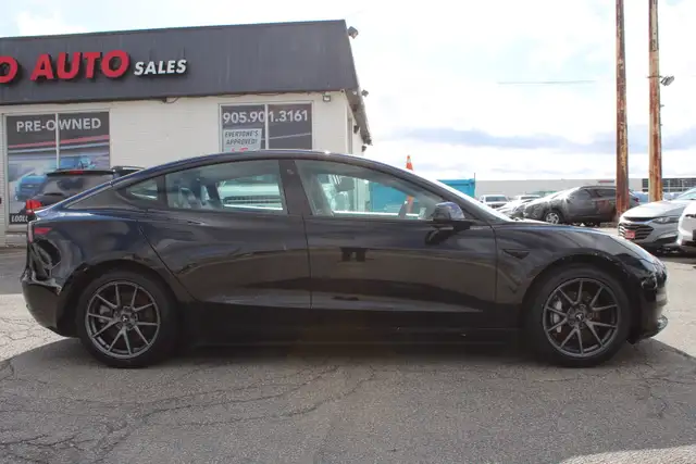 2021 Tesla Model 3 - Photo 8