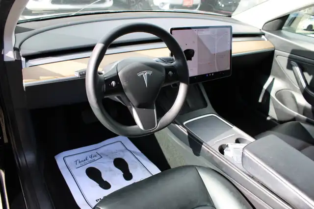 2021 Tesla Model 3 - Photo 9