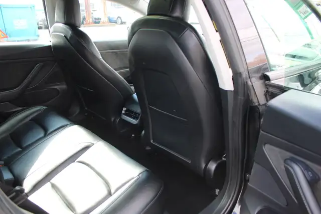 2021 Tesla Model 3 - Photo 13
