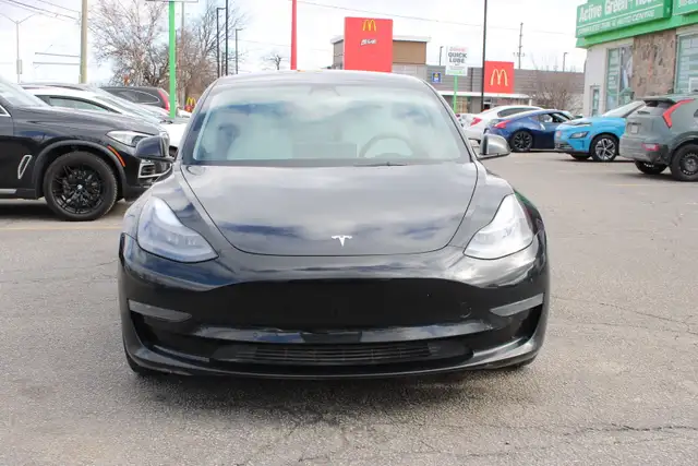 2022 Tesla Model 3 - Photo 2
