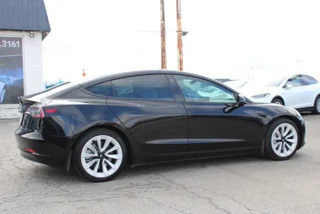 2022 Tesla Model 3 - Photo 8